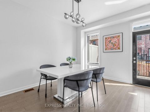 Photo 13 at 85 Casely Avenue, Rural Richmond Hill, Richmond Hill