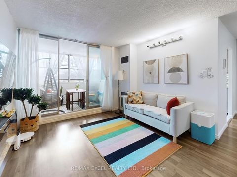 Photo 2 at 301 - 205 Hilda Avenue, Newtonbrook West, Toronto