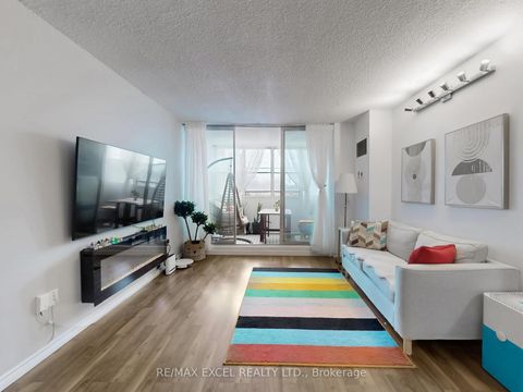 Photo 4 at 301 - 205 Hilda Avenue, Newtonbrook West, Toronto