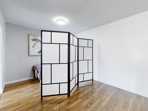 Photo 9 at 301 - 205 Hilda Avenue, Newtonbrook West, Toronto