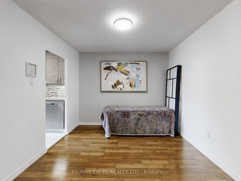 Photo 11 at 301 - 205 Hilda Avenue, Newtonbrook West, Toronto