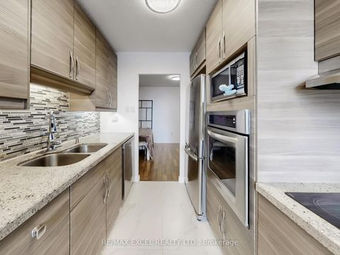 Photo 15 at 301 - 205 Hilda Avenue, Newtonbrook West, Toronto