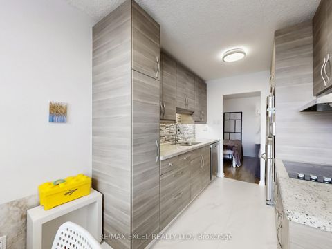 Photo 17 at 301 - 205 Hilda Avenue, Newtonbrook West, Toronto