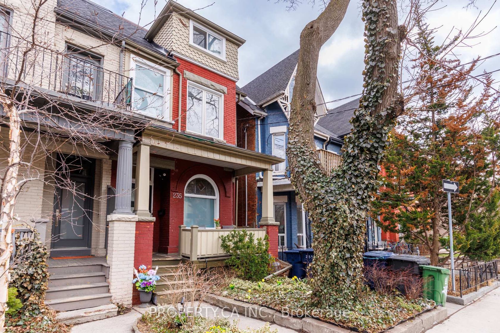 235 Markham Street, Bellwoods, Toronto photo number 2