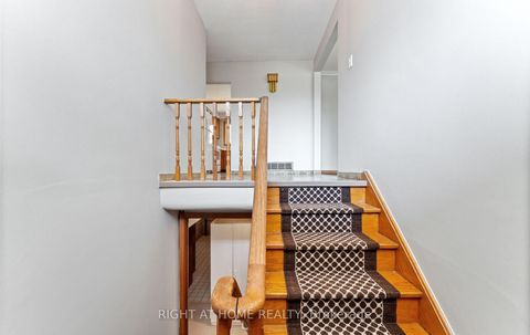 Photo 3 at 41 Knoll Drive, Humber Valley, Toronto
