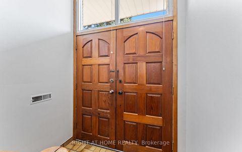 Photo 4 at 41 Knoll Drive, Humber Valley, Toronto