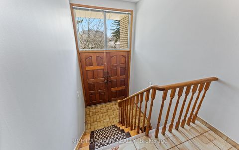 Photo 5 at 41 Knoll Drive, Humber Valley, Toronto