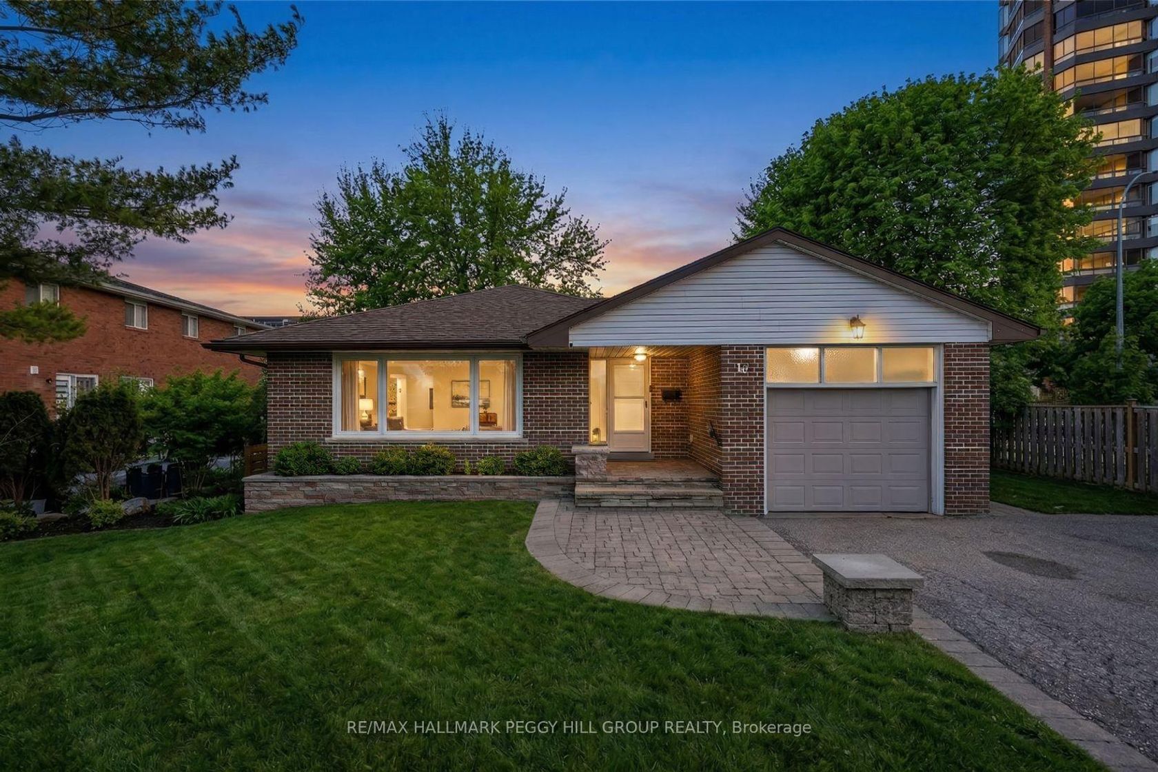 10 Duckworth Street, North Shore, Barrie photo number 2