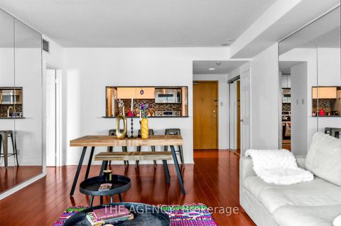 Photo 7 at 606 - 99 Harbour Square, Waterfront Communities C1, Toronto