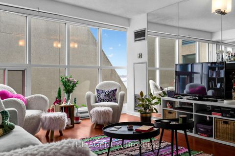 Photo 16 at 606 - 99 Harbour Square, Waterfront Communities C1, Toronto