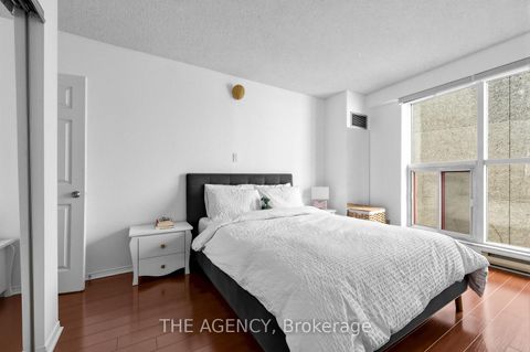 Photo 24 at 606 - 99 Harbour Square, Waterfront Communities C1, Toronto