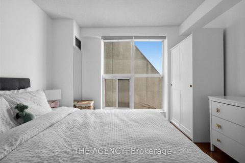 Photo 25 at 606 - 99 Harbour Square, Waterfront Communities C1, Toronto
