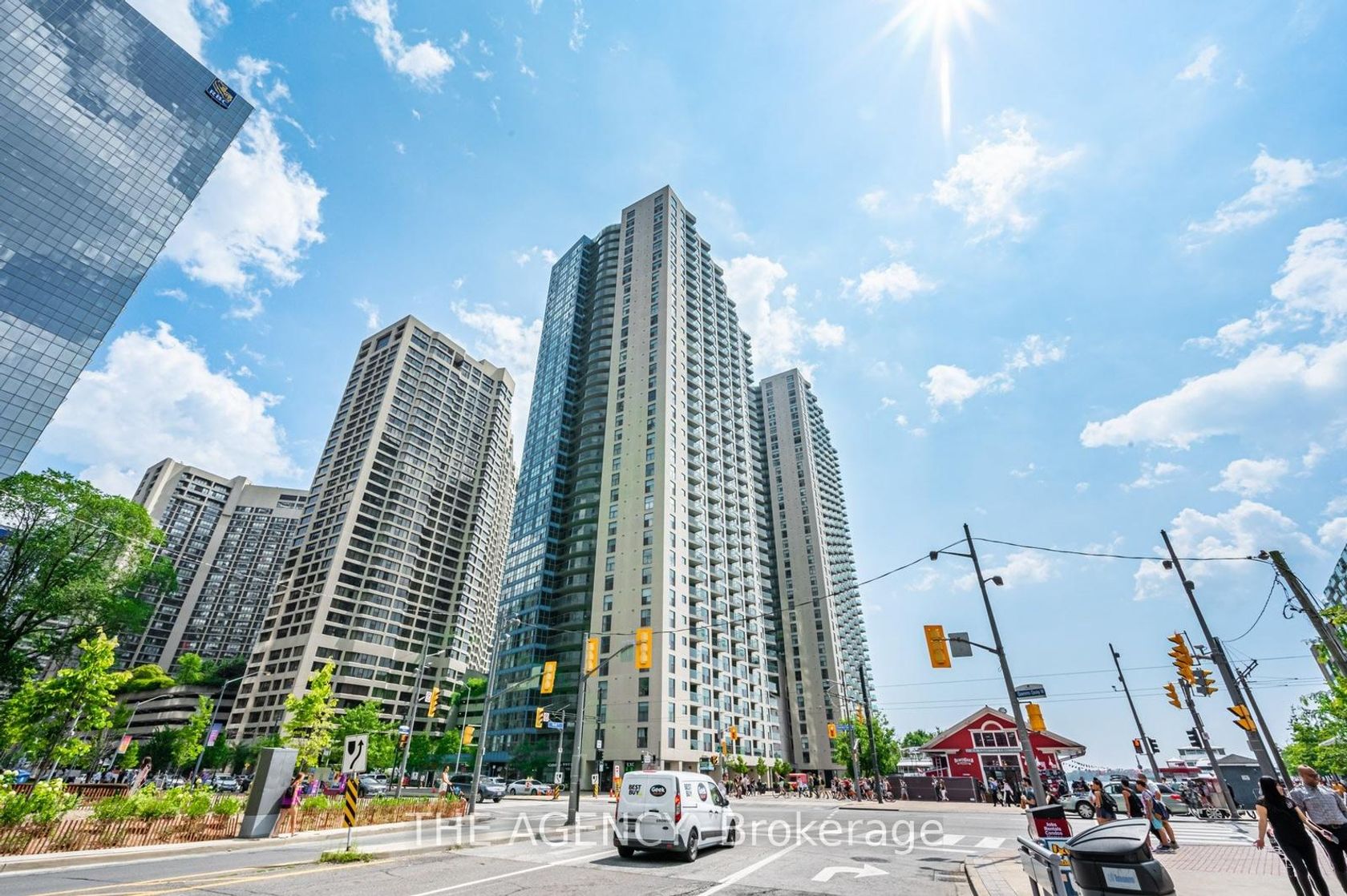 606 - 99 Harbour Square, Waterfront Communities C1, Toronto photo number 2