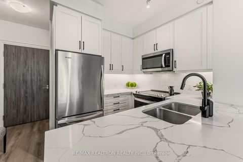 Photo 6 at 1301 - 20 Gatineau Drive N, Beverley Glen, Vaughan