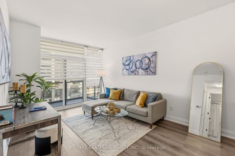 Photo 11 at 1301 - 20 Gatineau Drive N, Beverley Glen, Vaughan