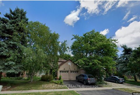 Photo 2 at 160 Carrington Drive, Mill Pond, Richmond Hill