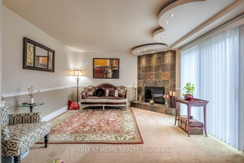 Photo 10 at 160 Carrington Drive, Mill Pond, Richmond Hill