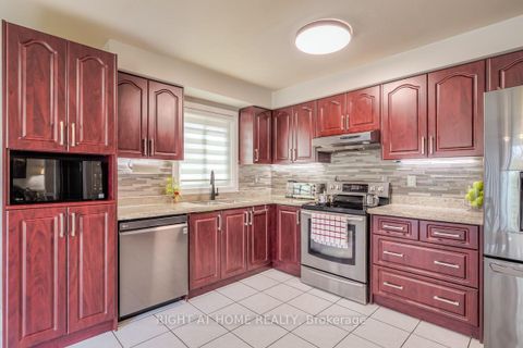 Photo 12 at 160 Carrington Drive, Mill Pond, Richmond Hill