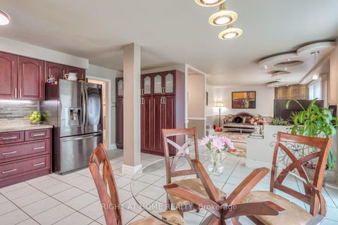 Photo 13 at 160 Carrington Drive, Mill Pond, Richmond Hill