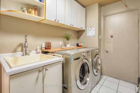 Photo 15 at 160 Carrington Drive, Mill Pond, Richmond Hill