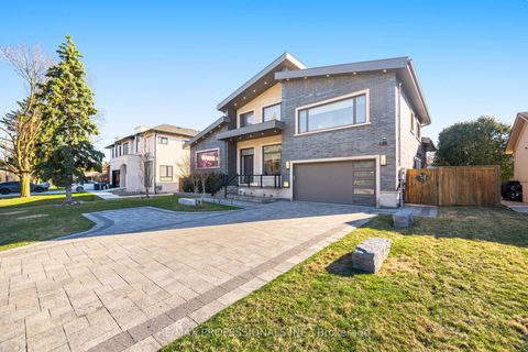 Photo 2 at 466 The Kingsway, Rosethorn, Toronto