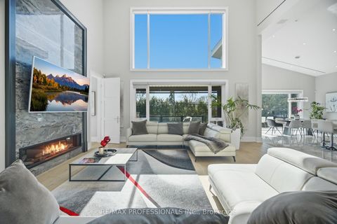 Photo 10 at 466 The Kingsway, Rosethorn, Toronto