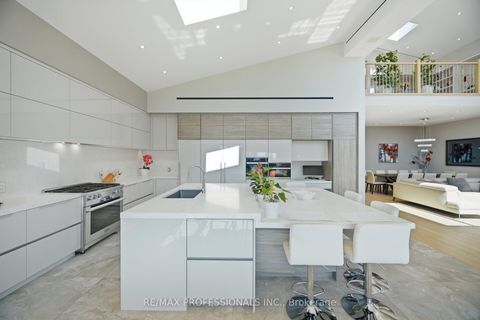 Photo 17 at 466 The Kingsway, Rosethorn, Toronto