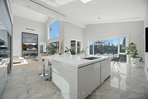 Photo 18 at 466 The Kingsway, Rosethorn, Toronto