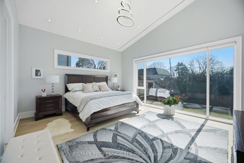 Photo 21 at 466 The Kingsway, Rosethorn, Toronto