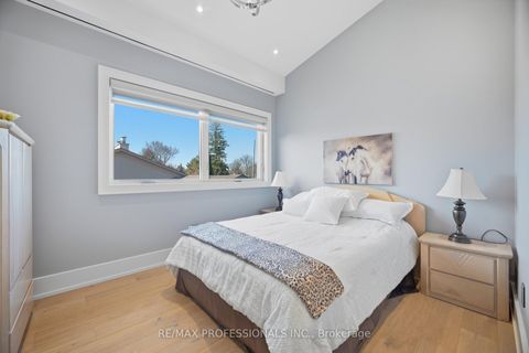 Photo 30 at 466 The Kingsway, Rosethorn, Toronto