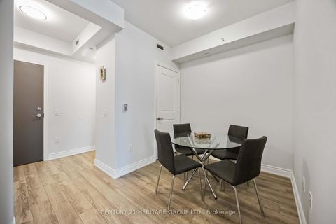 Photo 8 at 201 - 9618 Yonge Street, North Richvale, Richmond Hill