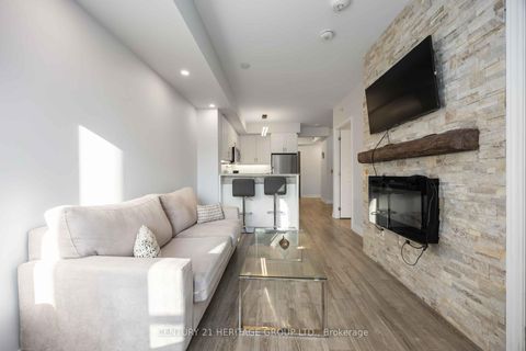 Photo 16 at 201 - 9618 Yonge Street, North Richvale, Richmond Hill