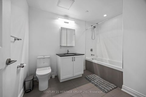 Photo 20 at 201 - 9618 Yonge Street, North Richvale, Richmond Hill