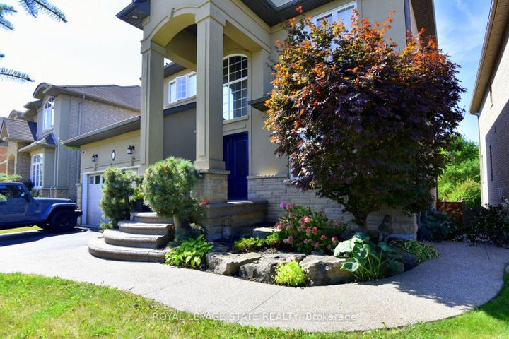 Photo 1 at 483 Valridge Drive, Ancaster, Hamilton