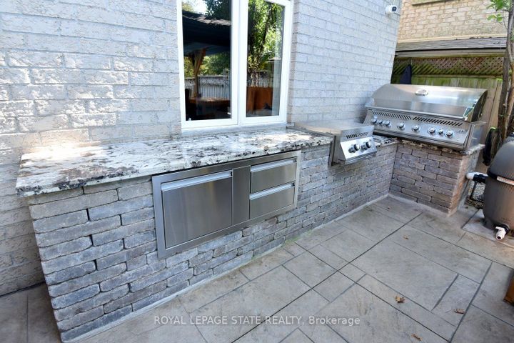 Photo 6 at 483 Valridge Drive, Ancaster, Hamilton