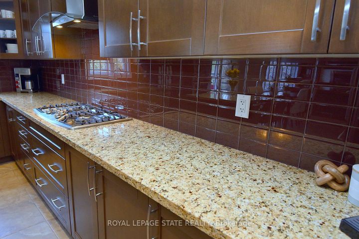 Photo 8 at 483 Valridge Drive, Ancaster, Hamilton