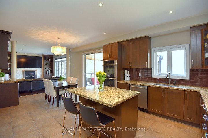 Photo 12 at 483 Valridge Drive, Ancaster, Hamilton