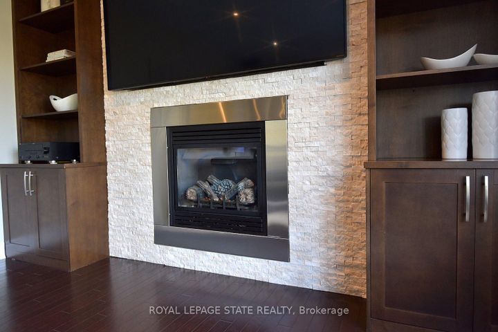 Photo 14 at 483 Valridge Drive, Ancaster, Hamilton