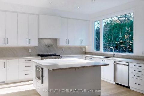 Photo 10 at 19 Putney Road, Alderwood, Toronto