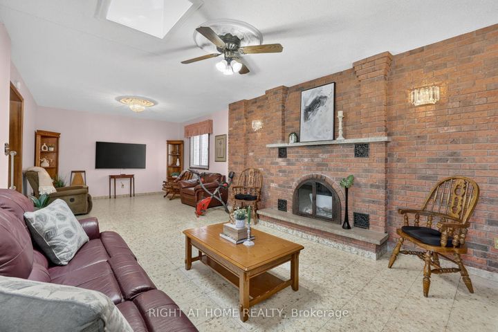 Photo 9 at 56 Birch Avenue, South Richvale, Richmond Hill