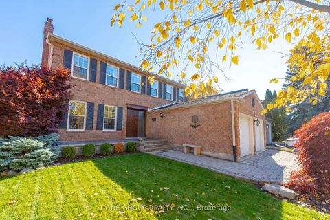 Photo 1 at 124 Aitken Circle, Unionville, Markham