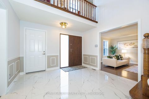 Photo 3 at 124 Aitken Circle, Unionville, Markham