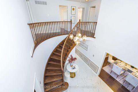 Photo 5 at 124 Aitken Circle, Unionville, Markham