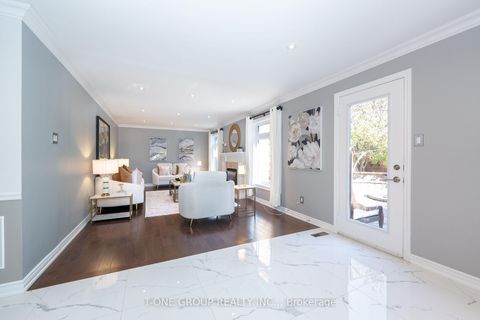 Photo 13 at 124 Aitken Circle, Unionville, Markham