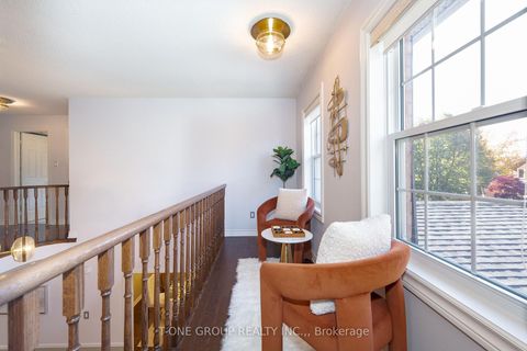 Photo 18 at 124 Aitken Circle, Unionville, Markham