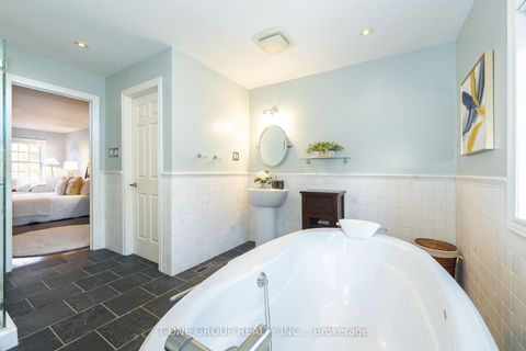 Photo 22 at 124 Aitken Circle, Unionville, Markham