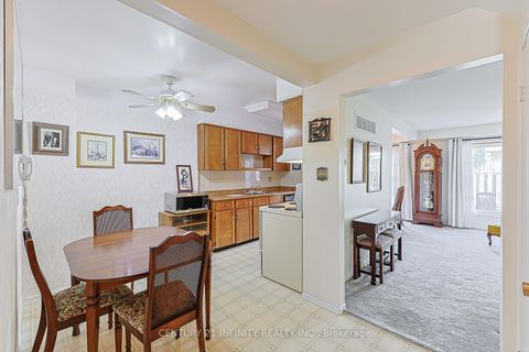 Photo 2 at 64 - 4662 Kingston Road, West Hill, Toronto