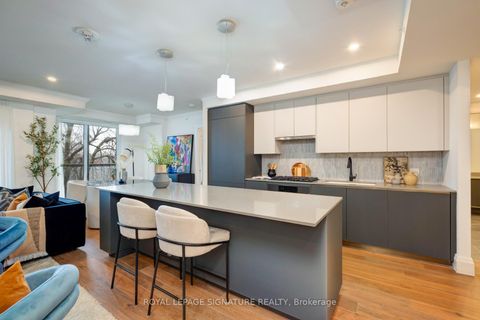 Photo 9 at 303 - 285 Avenue Road, Casa Loma, Toronto