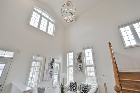 Photo 5 at 150 Crane Street, Rural Aurora, Aurora