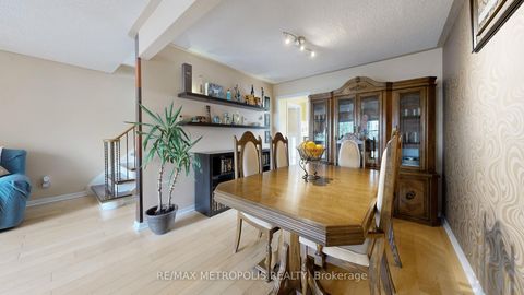 Photo 6 at 13 - 13 Candy Court Way, Newtonbrook West, Toronto